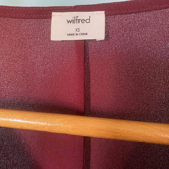 Aritzia Wilfred Blouse in Burgundy! - Picture 5 of 5